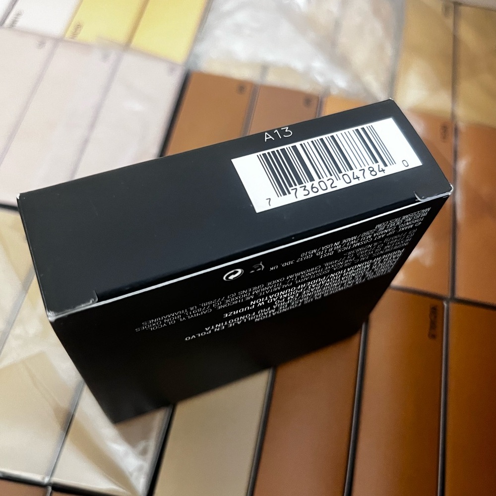 New MAC C2 Cosmetics Studio Fix Powder Plus Foundation old version - Picture 3 of 3